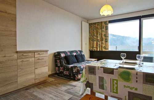 Chamrousse Apartment | Studio-cabine 4/5 pers. avec balcon sud, proche pistes et commerces, Chamrousse 1650 - FR-1-340-55