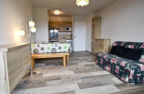 Chamrousse Apartment | Studio-cabine 4/5 pers. avec balcon sud, proche pistes et commerces, Chamrousse 1650 - FR-1-340-55