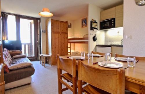 Chamrousse Apartment | Studio cabine 4 pers, pied des pistes, balcon exposé sud - FR-1-340-95