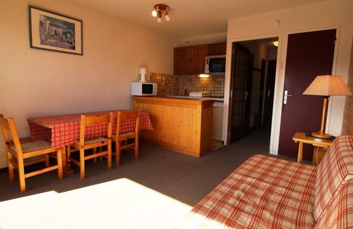 Auris Apartment | Studio cabine 4 pers, pieds des pistes, proche commerces, balcon, vue sur montagnes - FR-1-297-30