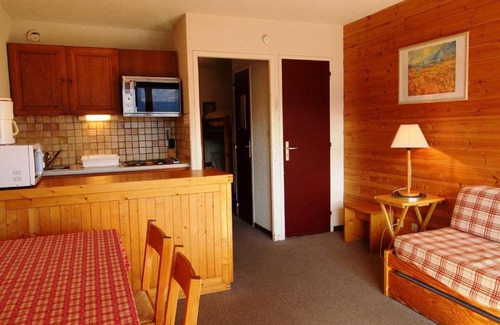 Auris Apartment | Studio cabine 4 pers, pieds des pistes, proche commerces, balcon, vue sur montagnes - FR-1-297-30