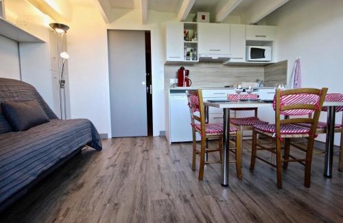 Chamrousse Apartment | Studio cabine avec balcon et parking couvert à Chamrousse - FR-1-340-186