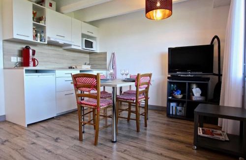 Chamrousse Apartment | Studio cabine avec balcon et parking couvert à Chamrousse - FR-1-340-186