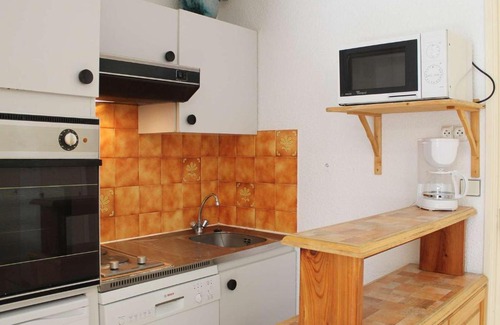 Les Claux Apartment | Studio-cabine+coin nuit 6 pers. à Vars Les Claux, balcon, proche pistes et commerces - FR-1-330B-106