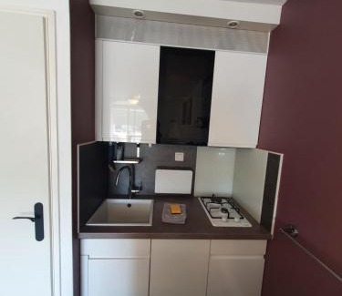 La Petite Motte Apartment | Studio cabine mer et pinède 26m2: 4pers, neuf, cosy