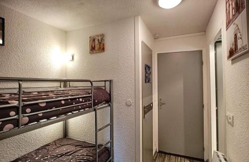 Reberty Apartment | Studio cabine rénové pour 4 pers avec balcon, parking et wifi, proche pistes et commerces - Les Menuires - FR-1-178-290