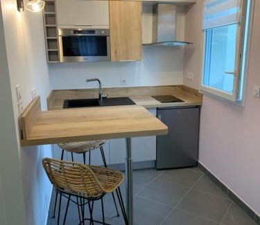 Saint-Julien-les-Villas Apartment | Studio calme et cosy