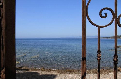 Le Dramont Apartment | Studio "calanques" Situation Exceptionnelle sur mer