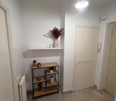 Beaulieu-sur-Mer Apartment | Studio calme à deux pas de la mer avec jardin et parking privé