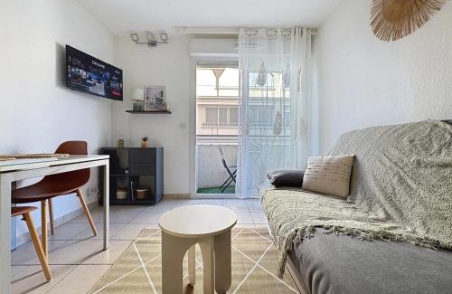 Saint-Roch Apartment | Studio calme avec balcon proche du port de Nice