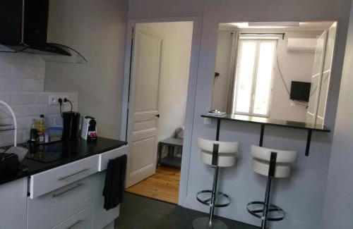 Mermoz Apartment | Studio Calme avec Jardin, Tram T6 et Métro D, Lyon 8