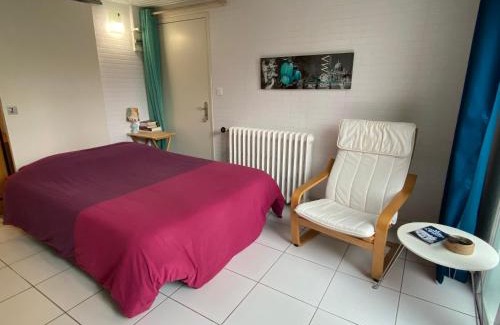 Bouguenais Apartment | Studio calme avec terasse et parking