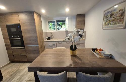 Lissieu Apartment | Studio calme indépendant, proche Lyon,Beaujolais