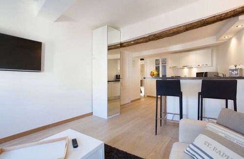 Le Suquet Apartment | Studio cannes close to the Palais des Festivals and beaches