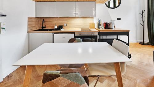 1st Arrondissement Apartment | Studio Capucins