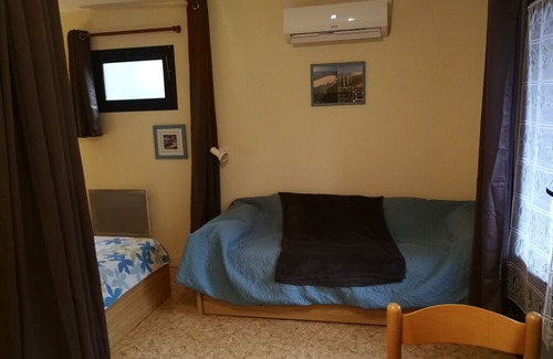 Grayan-Et-L'Hopital Apartment | Studio Center Naturiste Euronat Live naked in harmony with nature.
