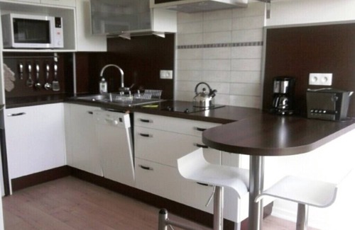Vannes Apartment | Studio Center Port with balcony, parking and WiFi