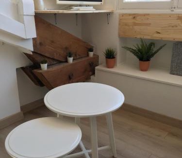 Le Suquet Apartment | Studio centre ville Cannes 200 mètres des plages du midi