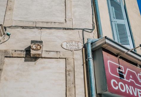 Nimes City Centre Apartment | Studio centre-ville (Ecusson)