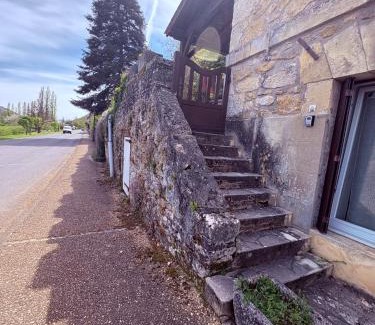 Castelnaud-la-Chapelle Apartment | Studio-Château Castelnaud-Au bord de la rivière