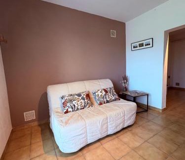 Castelnaud-la-Chapelle Apartment | Studio-Château Castelnaud-Au bord de la rivière