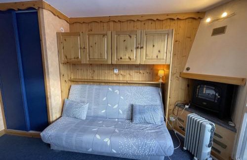 Les Menuires Apartment | Studio chaleureux 19m² pour 3 personnes, balcon sud, pied des pistes, Preyerand, Les Menuires - FR-1-452-251