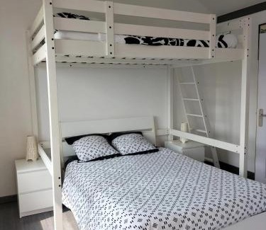 Vierville-sur-Mer Apartment | Studio charmant à Vierville-sur-Mer - 30m² avec jardin