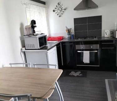 Vierville-sur-Mer Apartment | Studio charmant à Vierville-sur-Mer - 30m² avec jardin