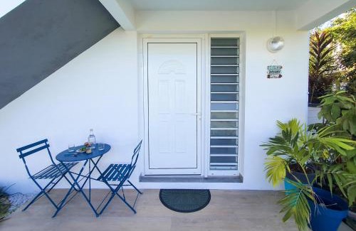 Le Carbet Apartment | Studio Chez Anna - vue mer et piscine