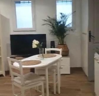 Flassans-sur-Issole Apartment | Studio chez Fana
