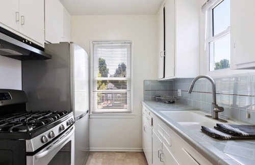 Studio City Apartment | Studio City - Chic 1-bed/1-bath, pets ok, WiFi, AC - near Universal Studios