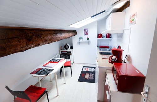 Carcassonne Apartment | Studio Classe 2 Etoiles Quartier Bastide ST Louis - Climatise