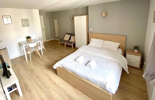 Bourges Apartment | Studio Cocon - Hypercentre - Easy Parking