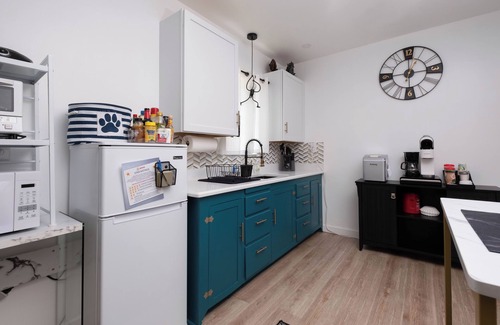 Amarillo House | Studio Collin. Ideal Downtown property 4 work/play/relax. Near I-40 & Hist Rt 66