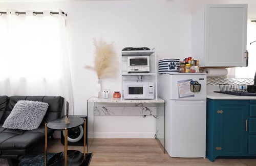 Amarillo House | Studio Collin. Ideal Downtown property 4 work/play/relax. Near I-40 & Hist Rt 66