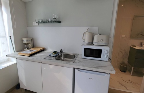 Ambleteuse Apartment | Studio-Comfort-Ensuite with Bath