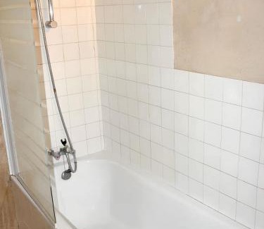 Beaumont-du-Perigord Apartment | Studio confortable près de Beaumont-du-Périgord, 60 m², cheminée