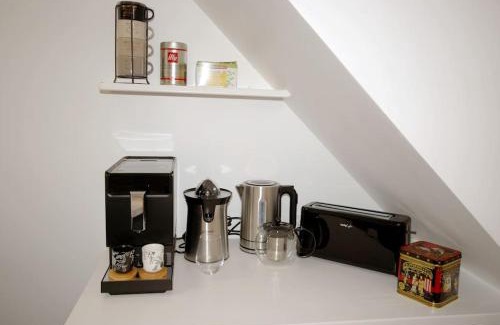 Bures-sur-Yvette Apartment | Studio - Confort - Climatisé - Le Refuge de Charles - Jardin