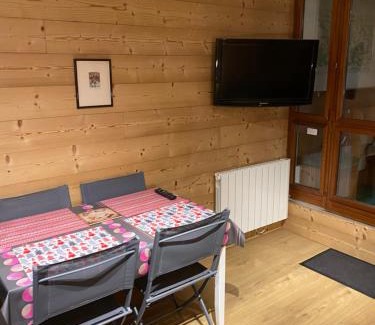 Saint-Lary-Soulan Apartment | Studio Confortable style Chalet, Saint Lary Soulan centre village, 6 nuits minimum