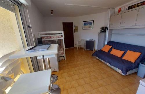 Marseillan Plage Apartment | Studio Confortable avec Terrasse et Parking Privé, 5 Couchages, Marseillan - FR-1-326-763