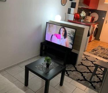 Morangis Apartment | Studio coquet