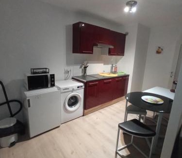 Saint-Etienne Apartment | Studio cosy à 10 minutes du centre-ville.