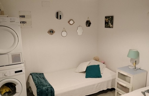 Bourges Apartment | Studio Cosy 5mn à Pied Centre Ville, Arrêt bus , web