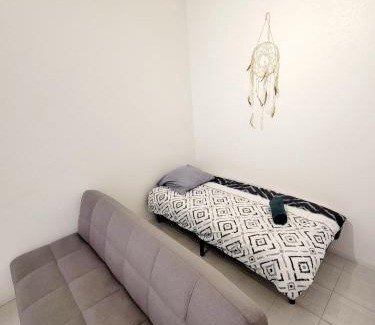 Bedarieux Apartment | Studio cosy au coeur du centre ville