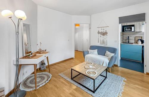 Le Plessis-Robinson Apartment | Studio cosy avec Smart TV & Wi-Fi
