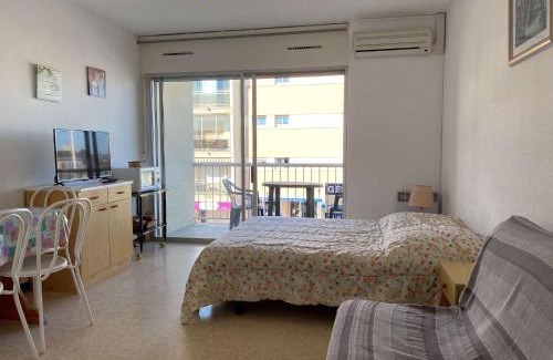 Balaruc-les-Bains Apartment | Studio cosy avec balcon, climatisation, proche thermes - Balaruc-les-Bains - FR-1-553-99
