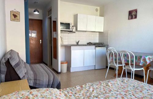 Balaruc-les-Bains Apartment | Studio cosy avec balcon, climatisation, proche thermes - Balaruc-les-Bains - FR-1-553-99