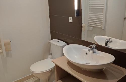 Jausiers Apartment | Studio cosy avec terrasse, parking, piscine et sauna à Jausiers, pour 4 pers, proche Barcelonnette - FR-1-165B-48