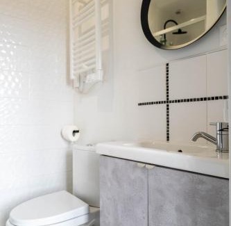 Orleans Apartment | Studio cosy, calme avec cour extérieure, 2e étage