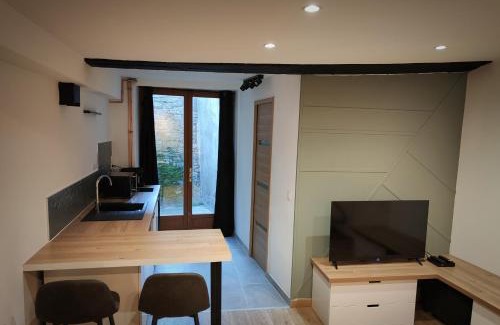 Besancon Apartment | Studio cosy centre ville